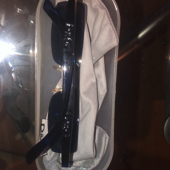 Dolce and Gabbana Women’s Subglasses - Picture 3 of 6